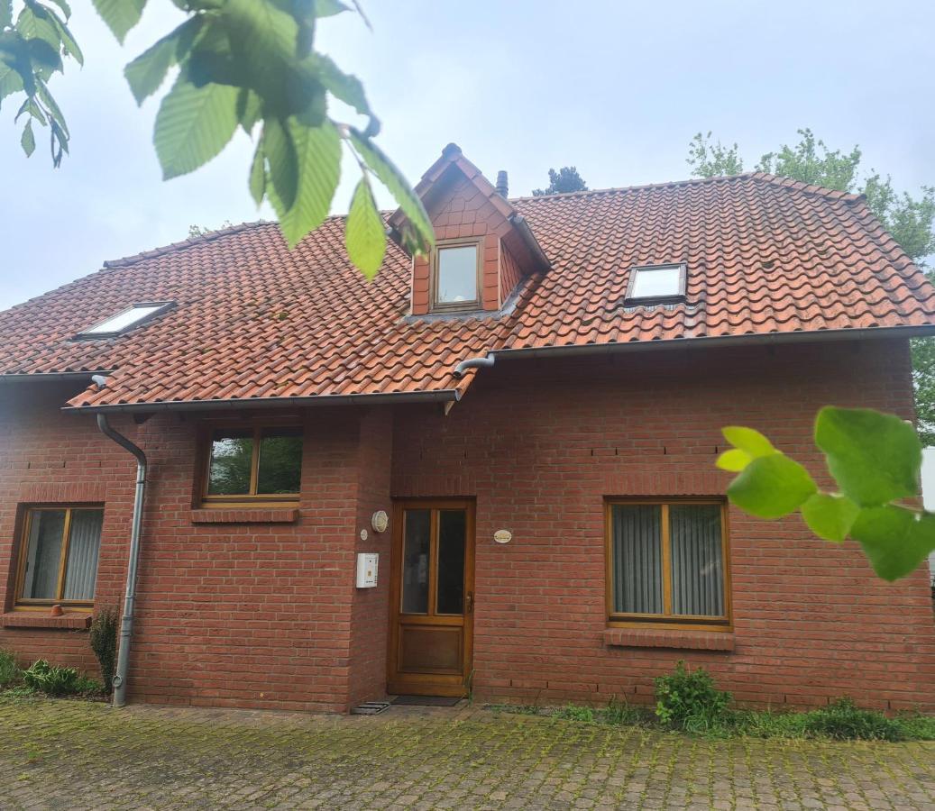 Schickebude-Steinhude-1-400M-Zum-Naechsten-Oeffentlichen-Wasserzugang-5-Minuten-Zur-Badeinsel-Ruhige-Lage-Mit-Schoenem-Aussenbereich Exterior photo
